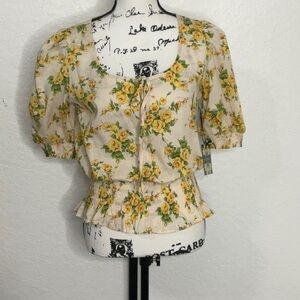 404- Cliche’ NWT Yellow & White Floral Top with Waist Ruching, Size Medium